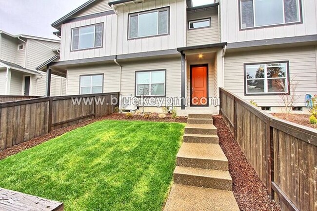 Primary Photo - 3 Bed, 2.5 Bath Townhome in Near WSU and L...