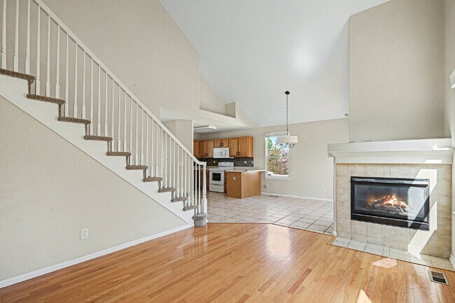 Building Photo - 12584 S Beaver Creek Way