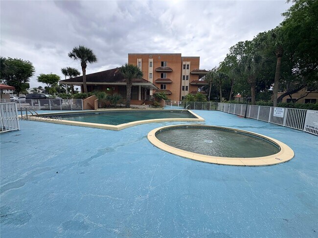 Building Photo - 17600 NW 68th Ave