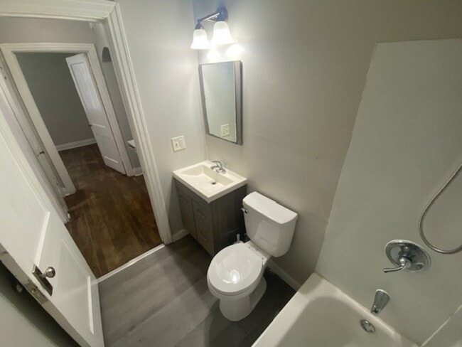 Building Photo - 565 Chestnut Dr