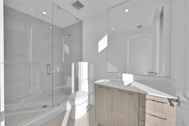 Building Photo - 151 N Seabreeze Blvd