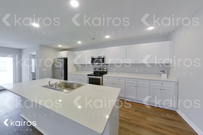 Building Photo - 11 Cottage Grove Dr