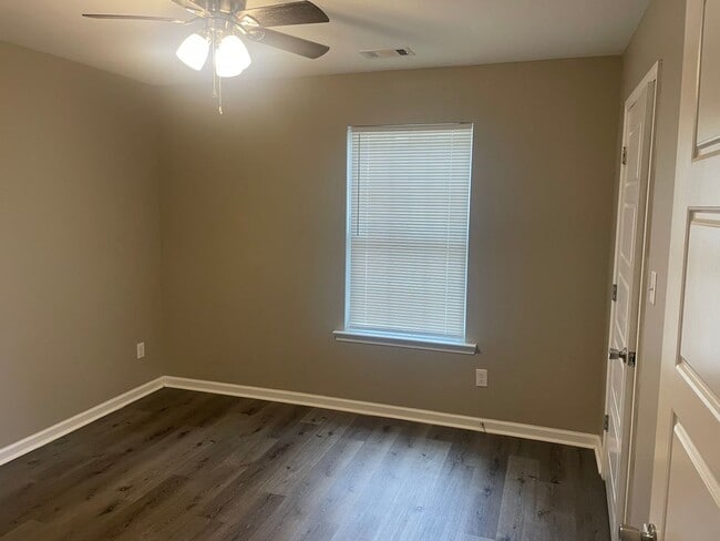 Building Photo - Adorable 4bed/2bath built in 2021