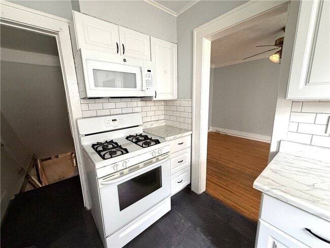 Building Photo - 5 Vayo St