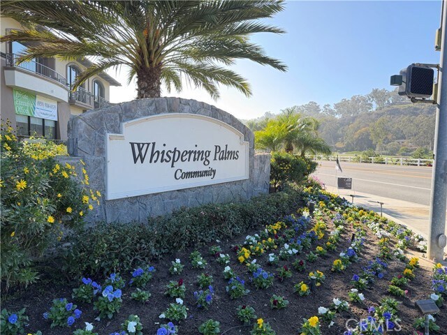 Building Photo - 15999 Via De Las Palmas