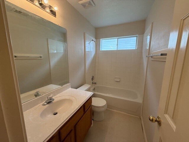 Building Photo - 6022 Mettler Ln