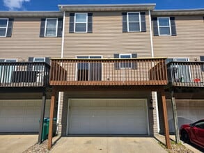 Building Photo - 4543 NE McDougal Ln