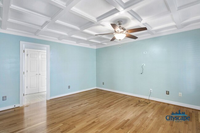 Building Photo - WONDERFUL WOODLAKE HOME WITH 1ST FLOOR BED...
