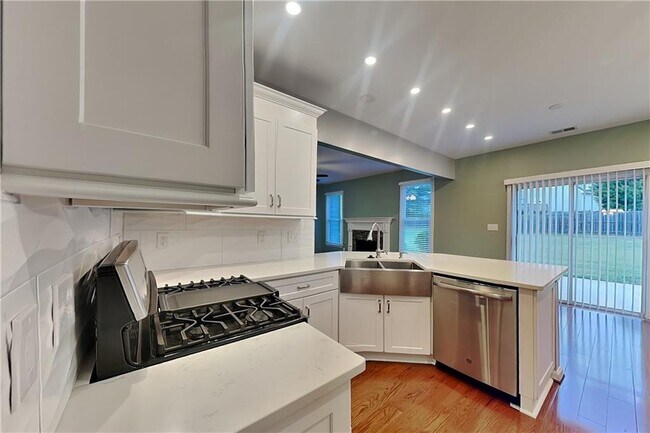 Building Photo - 327 Laurel Glen Crossing