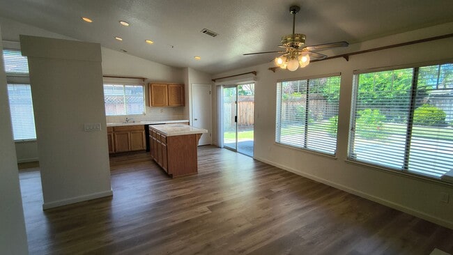 Building Photo - Brand New Flooring and FRESH Paint - SPACIOUS 3 BEDROOM HOUSE IN LIVERMORE!!!