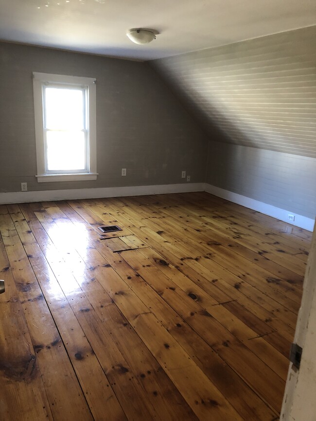 Upstairs bedroom - 65 Haskell St