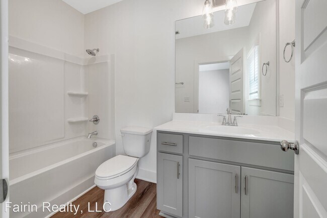 Building Photo - 2 br, 2.5 bath House - 4263 Brevard Blvd