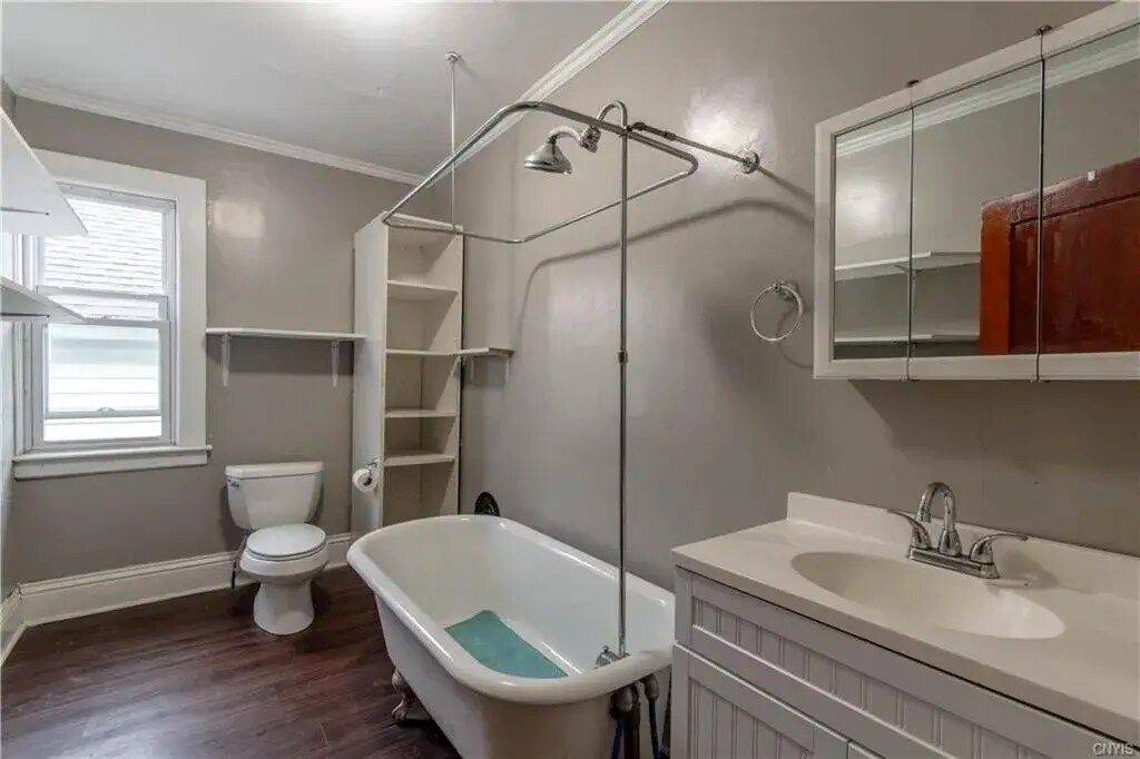 bathroom - 307 Church St