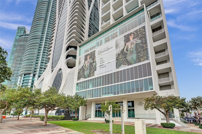 Building Photo - 1040 Biscayne Blvd