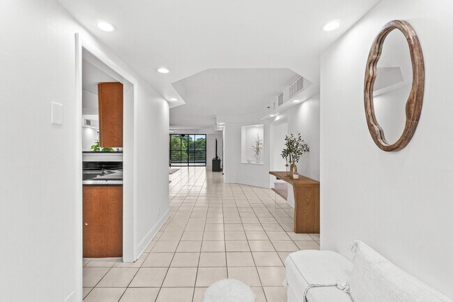 Building Photo - 7201 Promenade E Dr