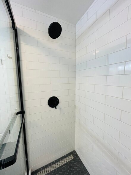 Building Photo - 43 Adams St