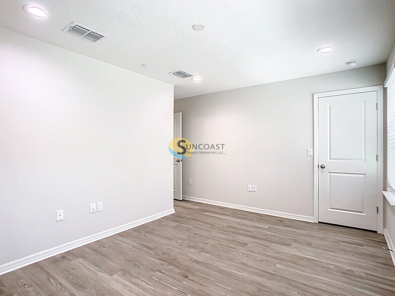 Building Photo - 3821 SW 43rd Ct