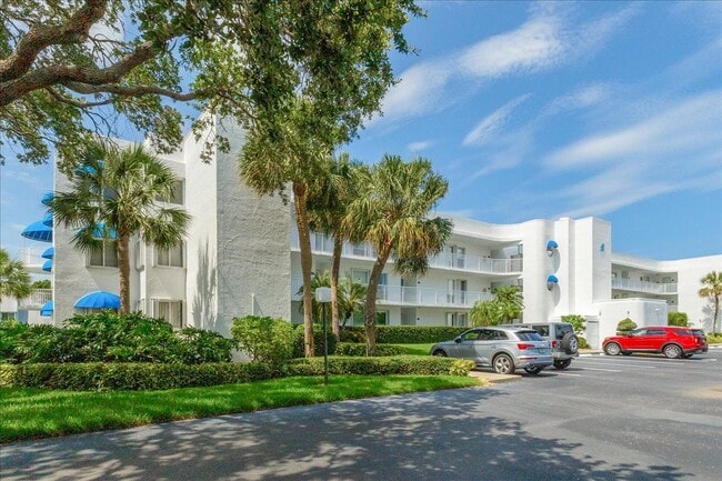 Building Photo - 6124 S River Run Dr