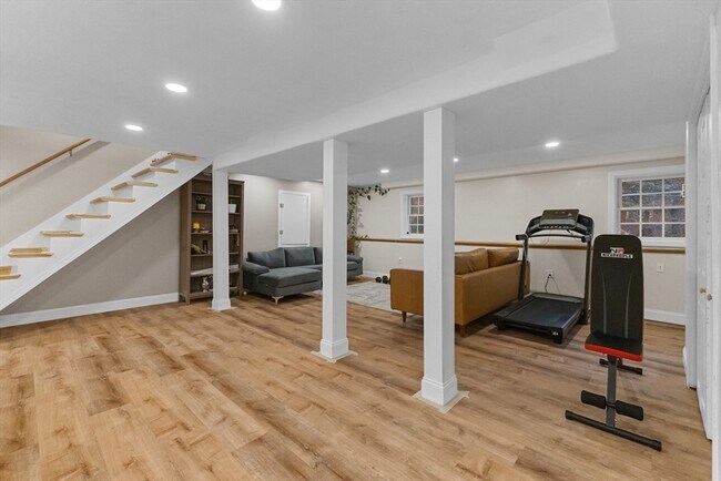 Building Photo - 284 S Quinsigamond Ave