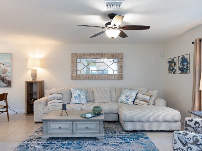 Building Photo - Luxury Seasonal Furnished Rental "Charming...