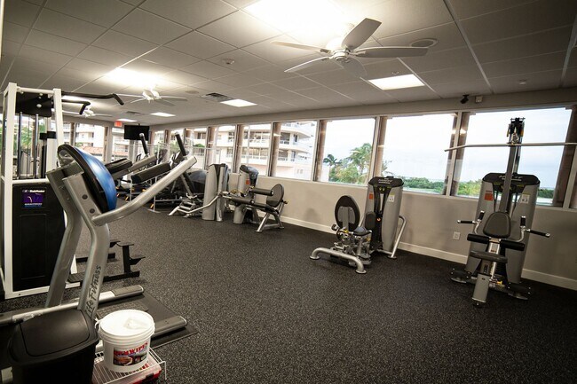 Building Photo - Luxury Seasonal or Annual Rental in the Prestigious Grand Bay Community – Longboat Key