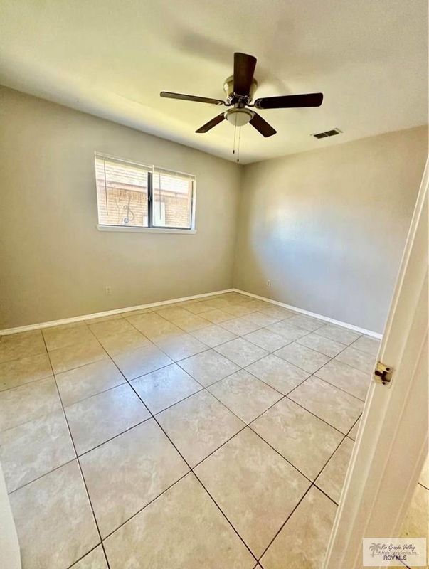 Building Photo - 15 Valles Ct