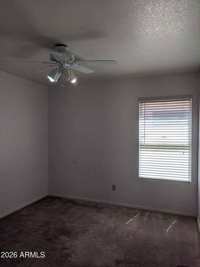 Building Photo - 1321 N Jamaica Way