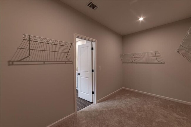 Building Photo - 212 Birchwood Row