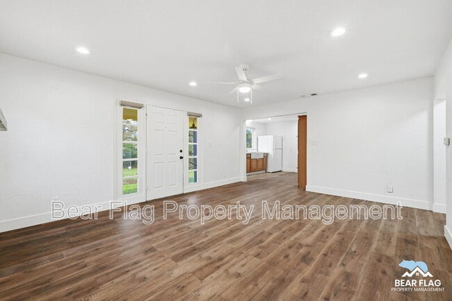 Building Photo - 3351 Albany Way