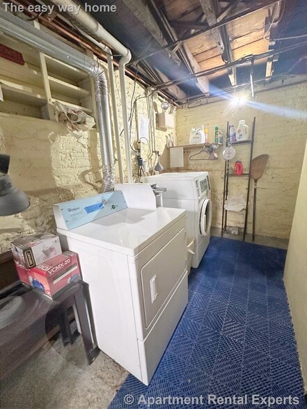 Building Photo - 145 College Ave