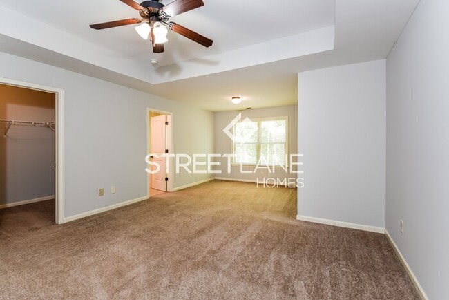 Building Photo - REDUCED! - NOW OFFERING FIRST FULL MONTH F...