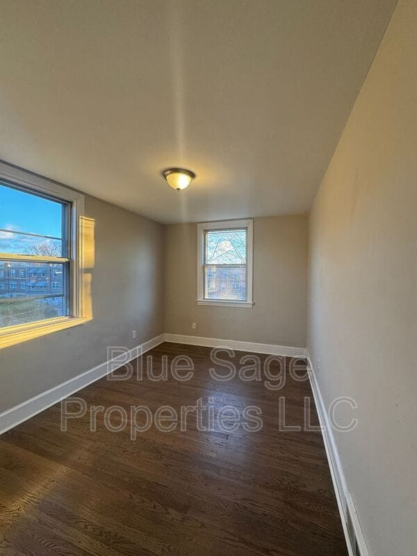 Building Photo - 279 Westpark Ln