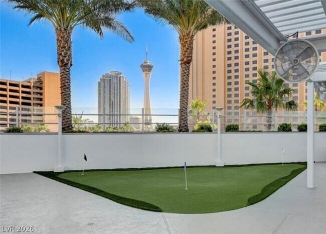 Building Photo - 2700 S Las Vegas Blvd