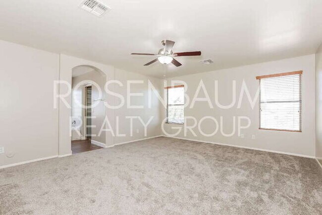 Building Photo - 298 W Dana Dr