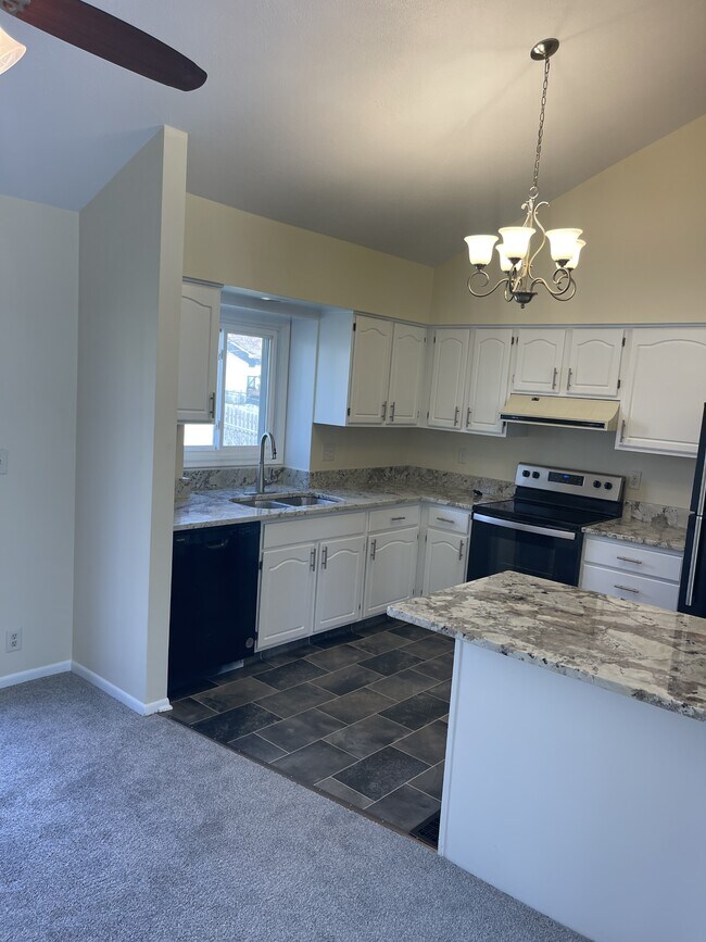 Building Photo - 406 Laredo Rd