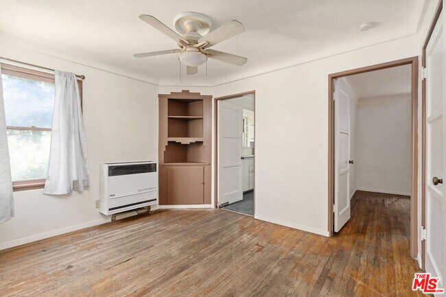 Building Photo - 3705 Fredonia Dr