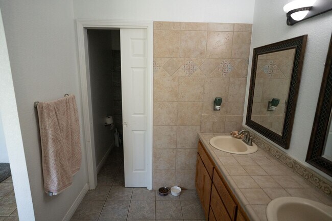 Building Photo - 1185 Partridge Dr