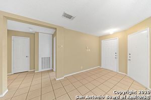 Building Photo - 9727 Green Plain Dr