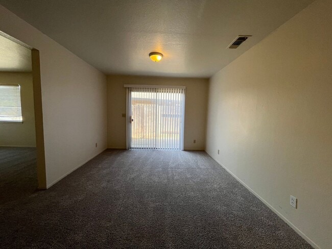 Building Photo - 2358004/85