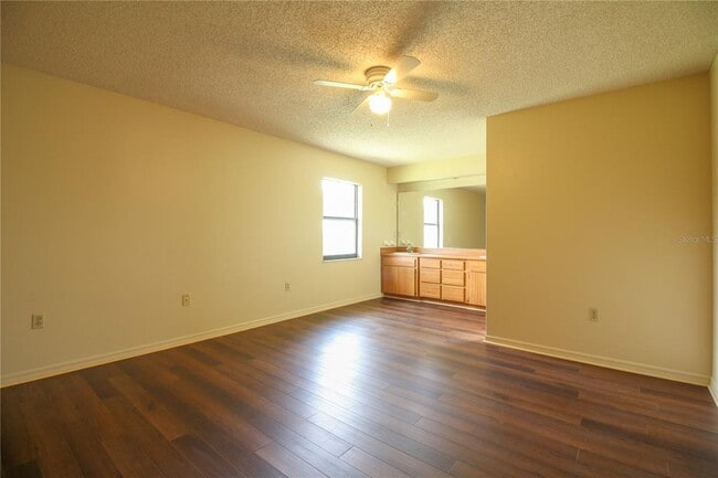 Building Photo - 6324 Highland Gardens Ct