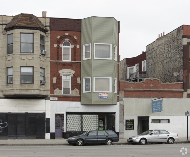 Building Photo - 2716 W North Ave