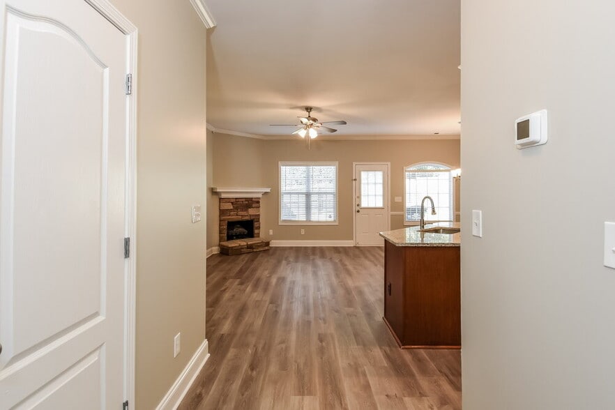 Building Photo - 242 Derby Ct