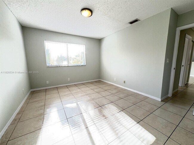 Building Photo - 3480 Pinewalk Dr N