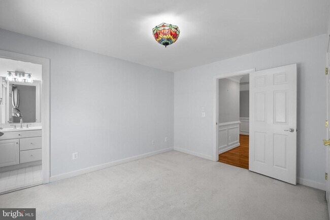 Building Photo - 6660 Avignon Blvd