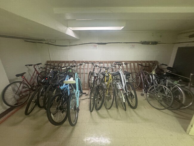 Building Photo - 3901 Tunlaw Rd NW