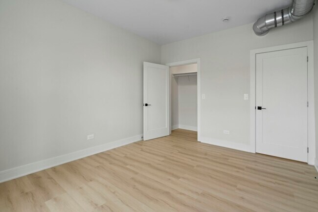 Building Photo - 432 S Maple Ave