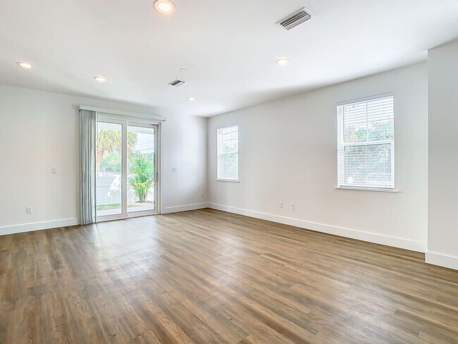 Building Photo - Brand New Craftsman Style Constructed Town...