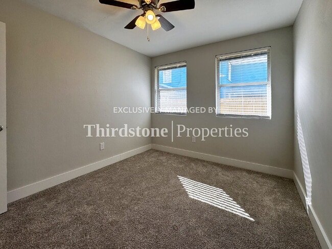 Building Photo - 2855 Lydia St