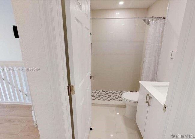 Building Photo - 5081 NW 116th Ct