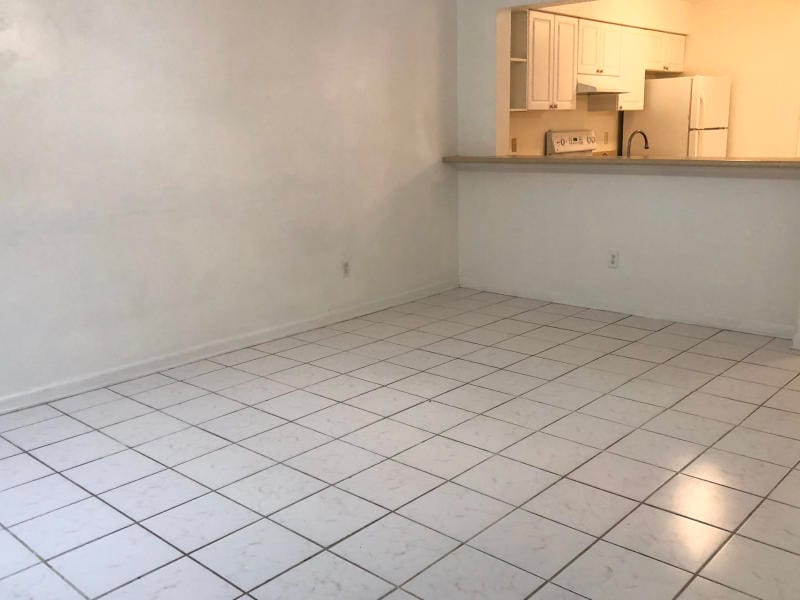 Living room - 696 Tyner St